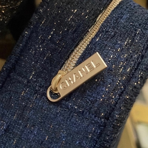 CHANEL EYE ESSENTIALS SET 2023 - Picture 3 of 4